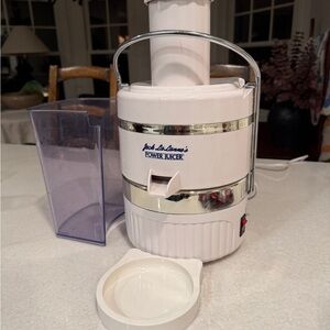 Jack Lalannes Power Juicer - White